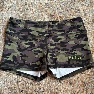 Fleo Shorts